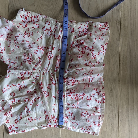 H&M Peblum Blouse. Size 6. - Picture 8 of 8